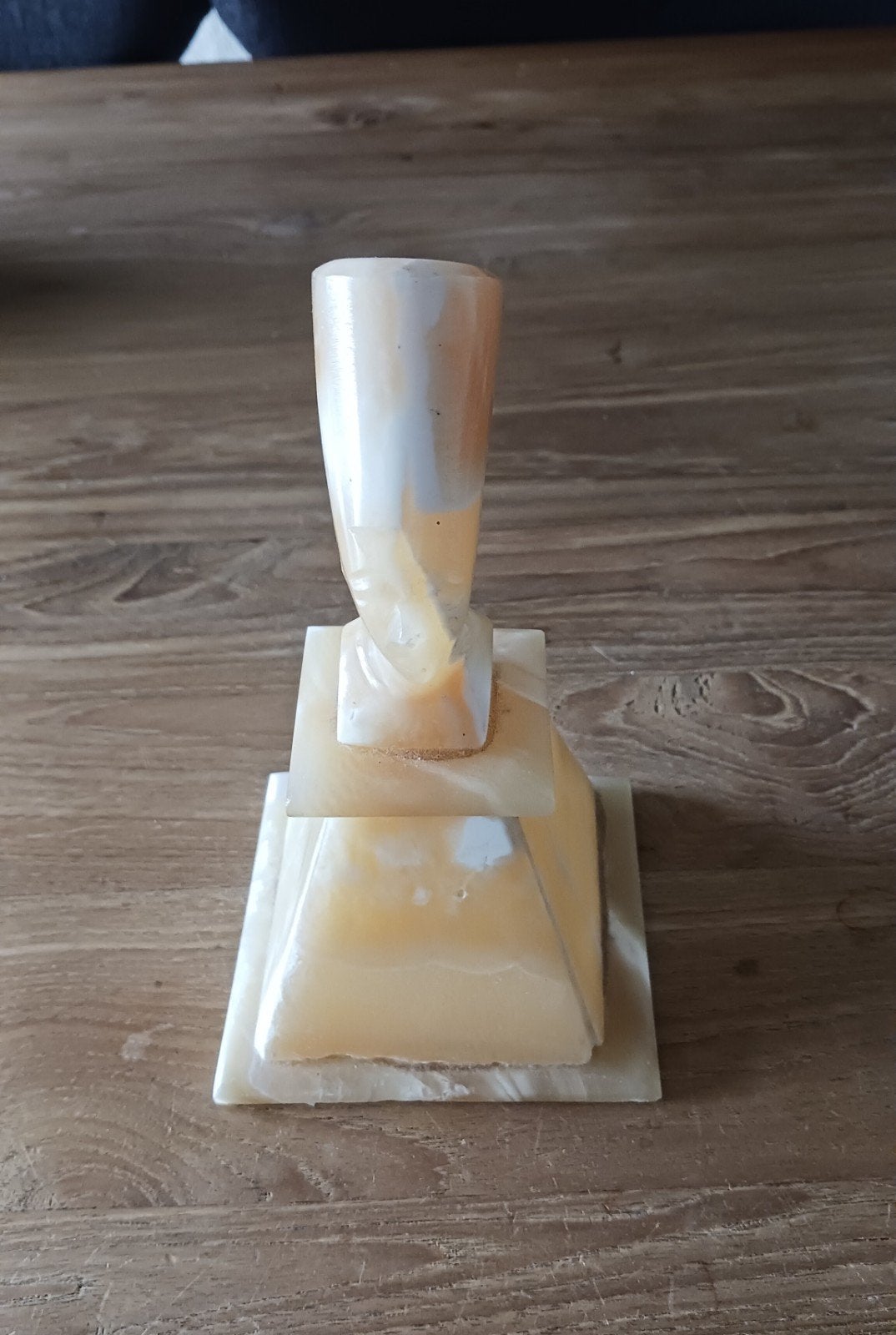 Buste Nefertete in Albast, Ophalen of Verzenden, Op sokkel, Buste