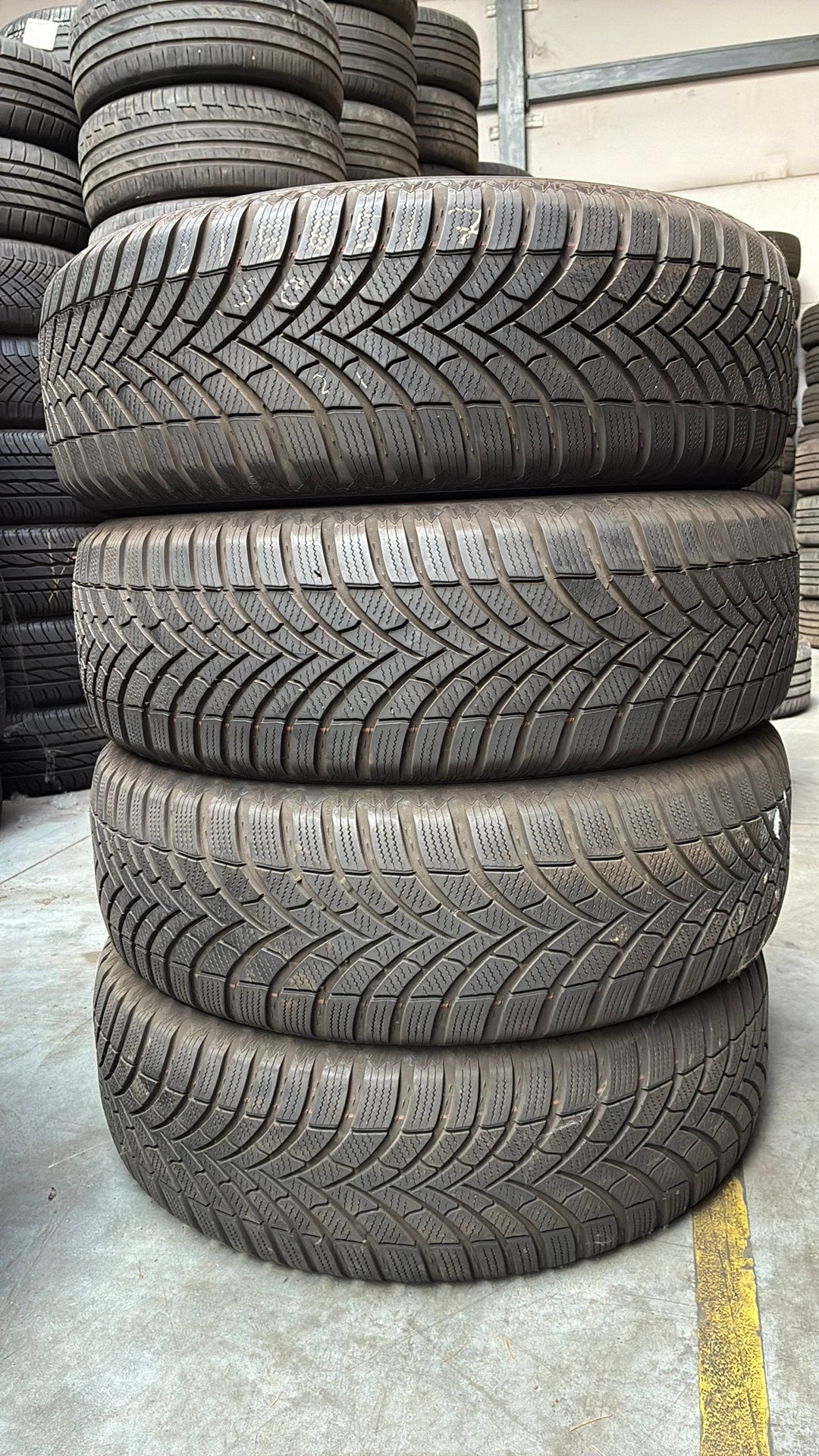 2156517 215/65/17 215/65R17 winterbanden merk SEMPERIT, Ophalen