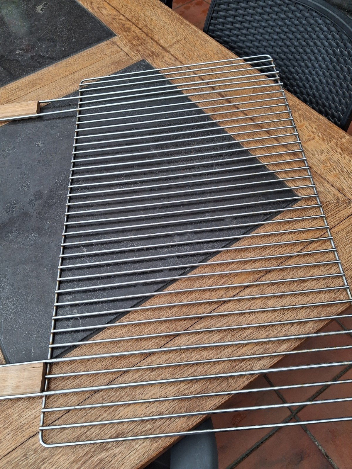 67/40 barbecuegrill met houten handgrepen, Tuin en Terras, Ophalen