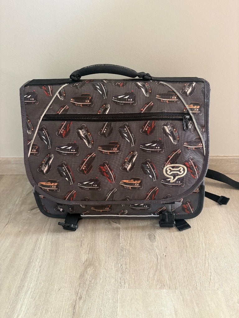 Stones and bones boekentas, Handtassen en Accessoires, Tassen | Schooltassen, Ophalen, 30 tot 40 cm, Aktetas of Boekentas, Zo goed als nieuw