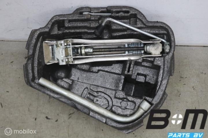 Krik met wagengereedschap VW Golf 4 1J0012115M, Gebruikt