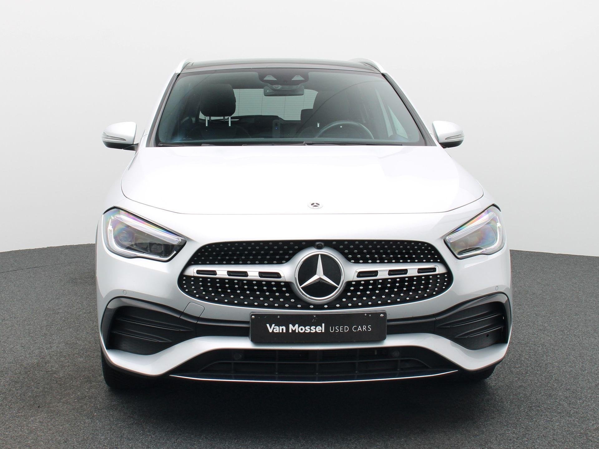 Mercedes-Benz GLA 250e Amg Line + MULTIBEAM + PANO DAK + CAR, Auto's, Stof, 4 cilinders, 16 kWh, Bedrijf