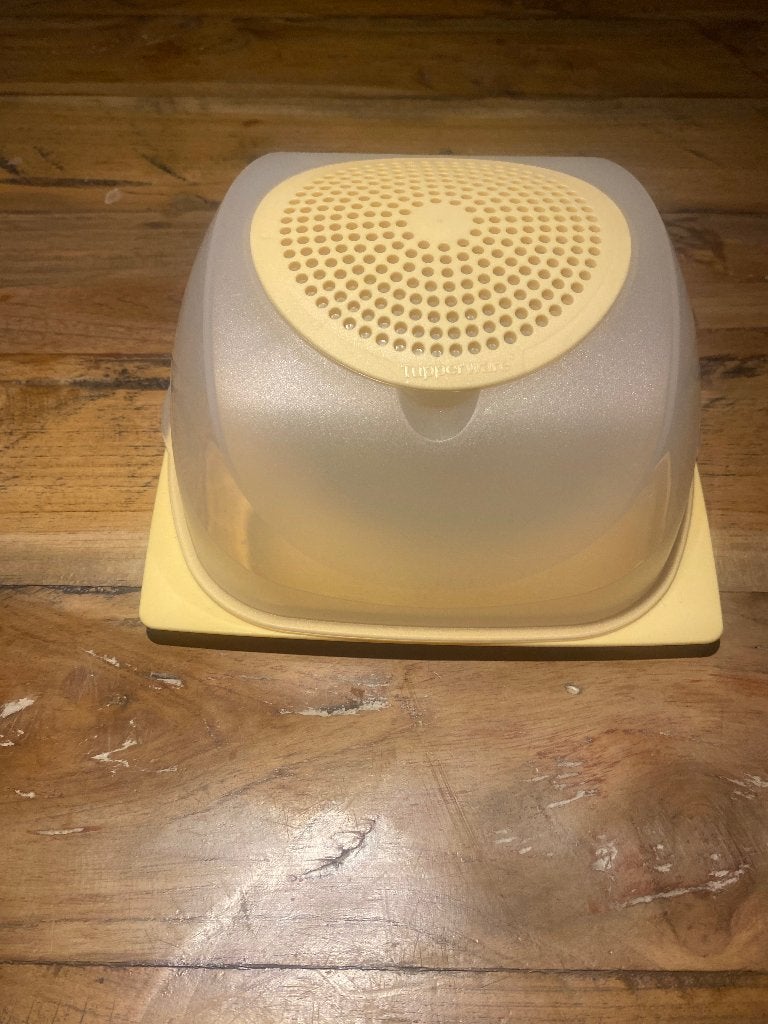 Tupperware kaasdoos CheeSmart kaasstolp, Verzenden