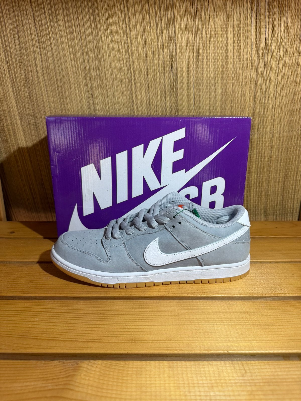 Nike SB Dunk Low Pro ISO Orange Label Wolf Grey Gum, Kleding | Heren, Ophalen of Verzenden