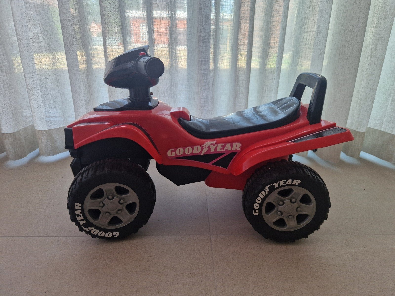 Loopauto Quad Goodyear 18+ maanden, Ophalen