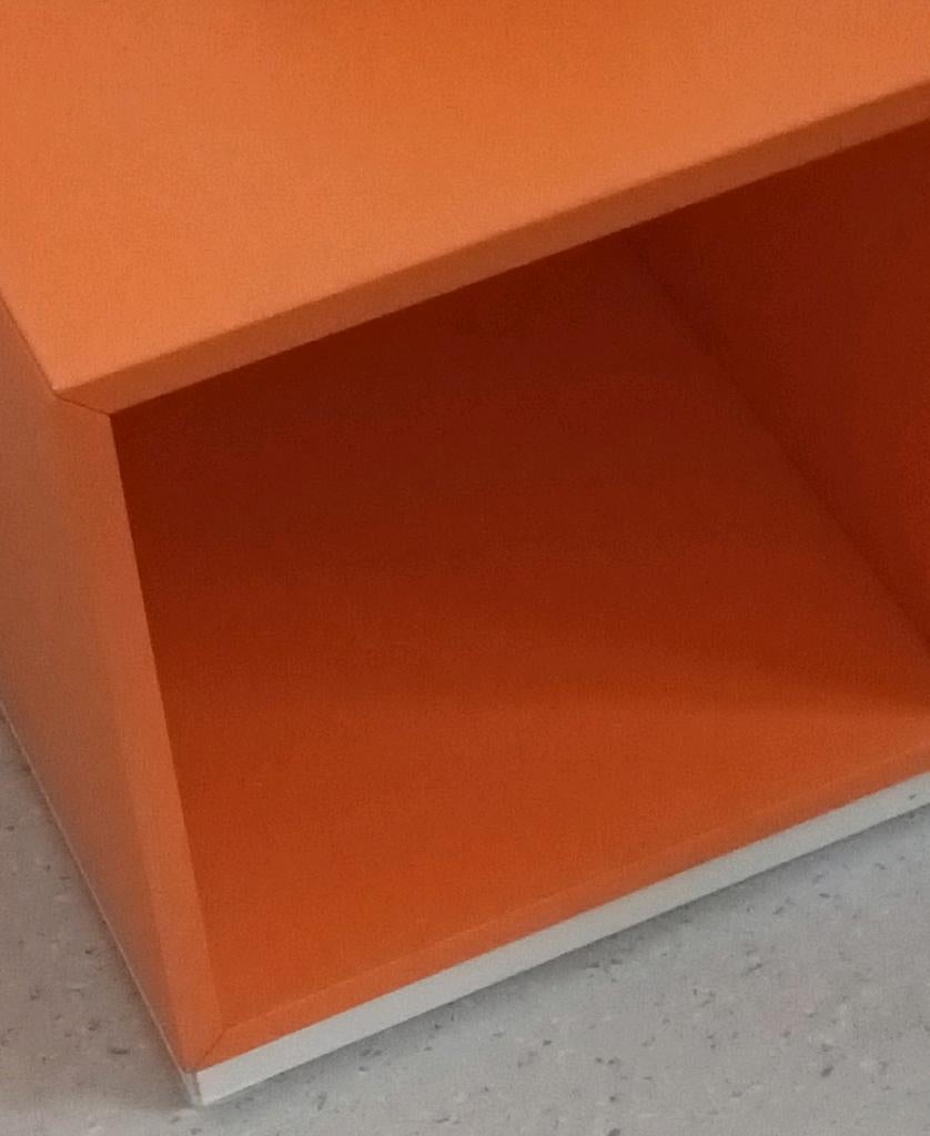 🔶 Eket IKEA oranje-witte ondervloer, nachtkastje, opbergrui, Ophalen, Gebruikt, Overige materialen, Cd's