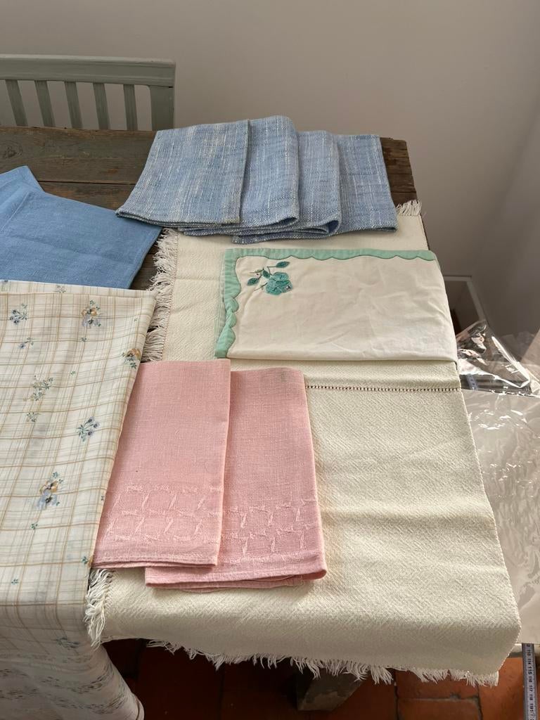 VINTAGE TAFELKLEED SERVETTEN KANT HAAKWERK LINNEN DAMAST, Ophalen of Verzenden, Gebruikt