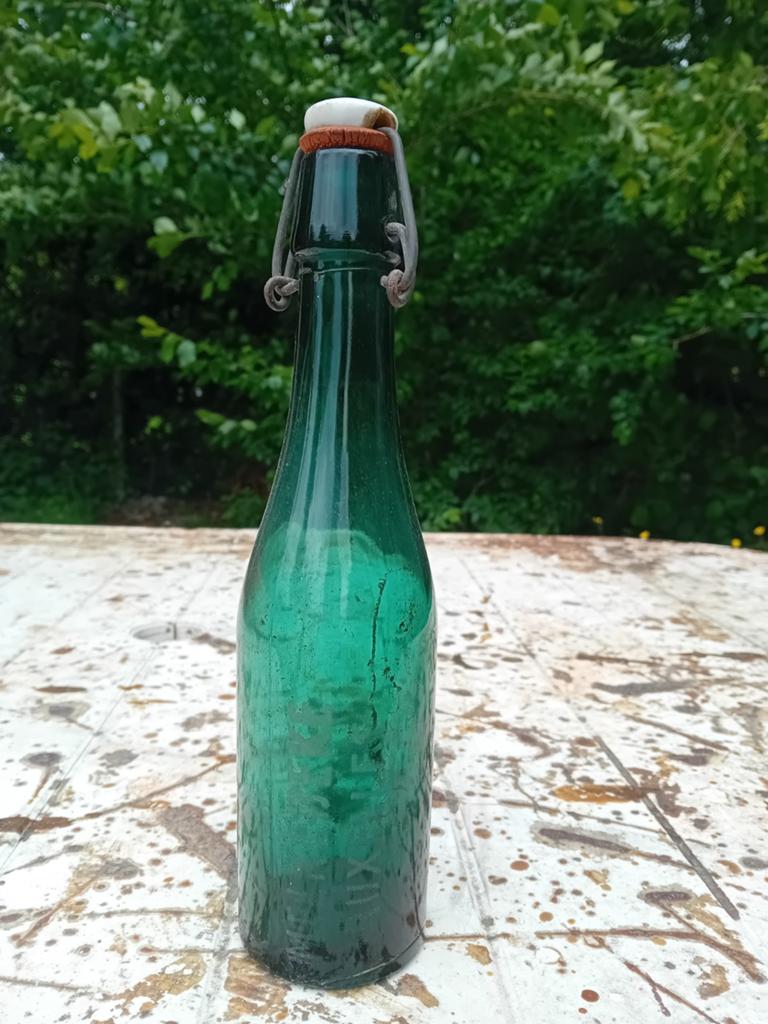 Ancienne bouteille de bière vintage Melkebeke Bruxelles, Enlèvement ou Envoi