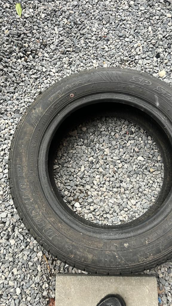 1 pneu dunlop 175/65r14, Enlèvement