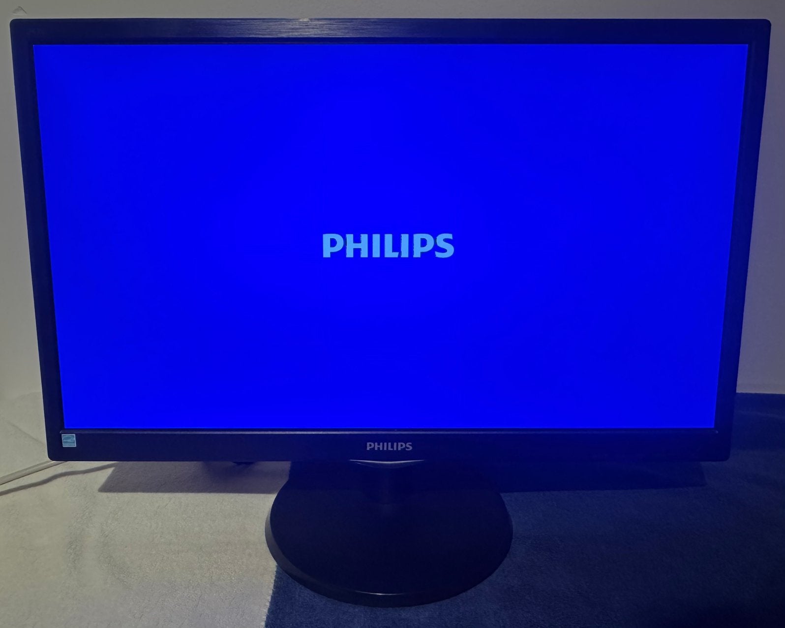 Philips 24 inch full HD monitor met speakers, DVI, Haut-parleurs intégrés, Full HD, Comme neuf