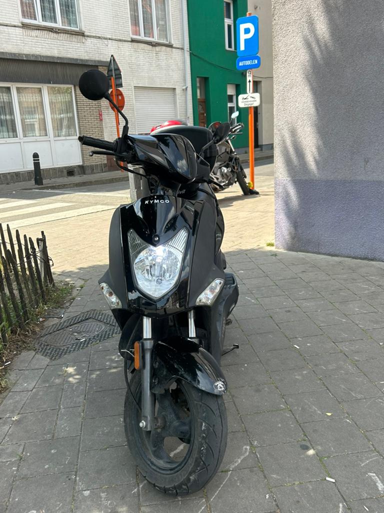 Kymco agiliyti, Fietsen en Brommers, Scooters | Kymco, Ophalen, Zo goed als nieuw
