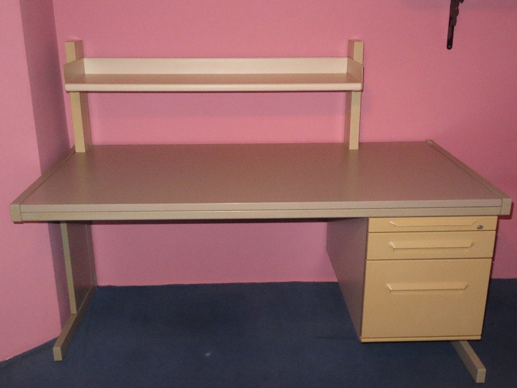Beau bureau costaud 160 cm large, 160 cm, Métal, Enlèvement, Utilisé