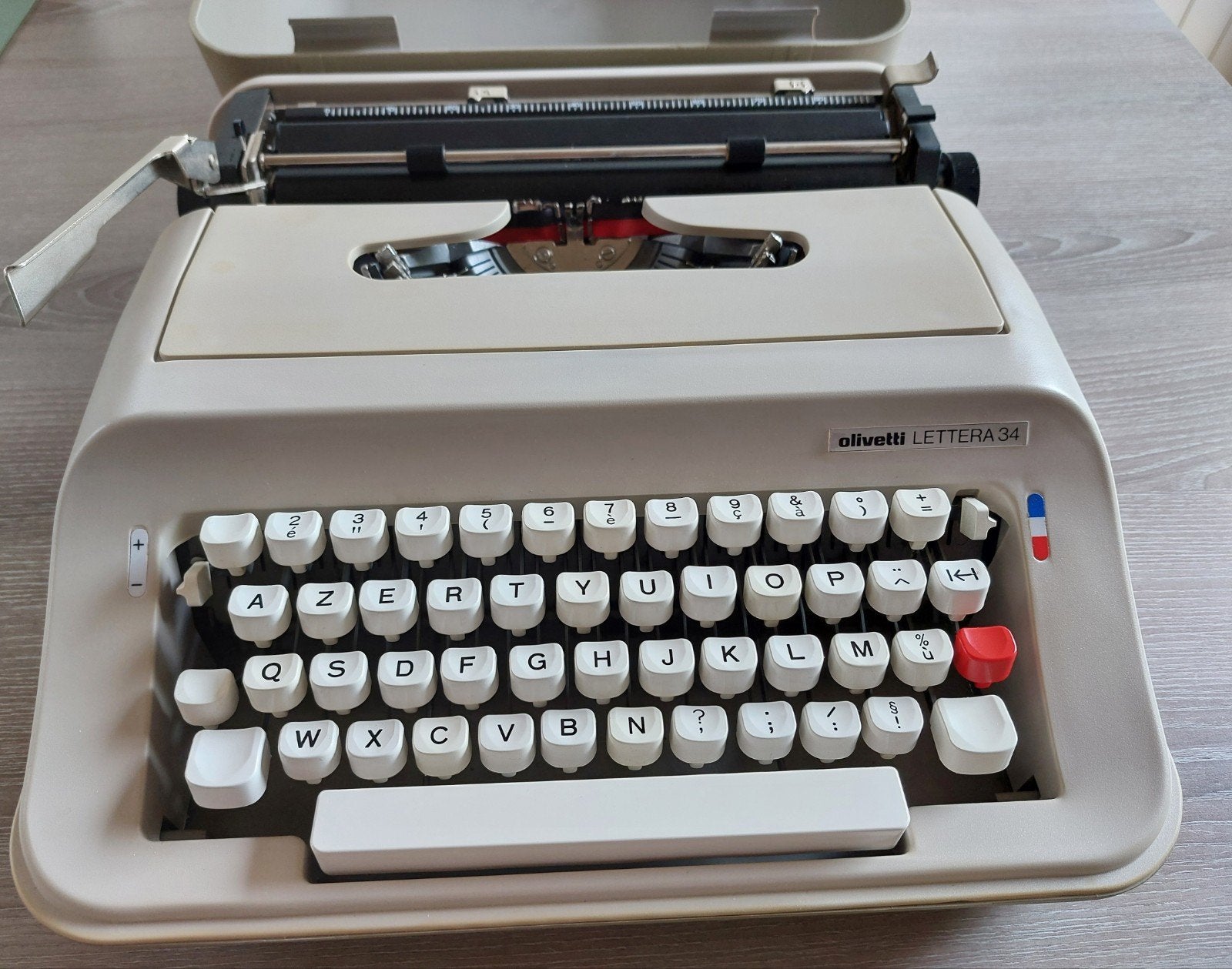 Oud typmachine Olivetti, Ophalen of Verzenden