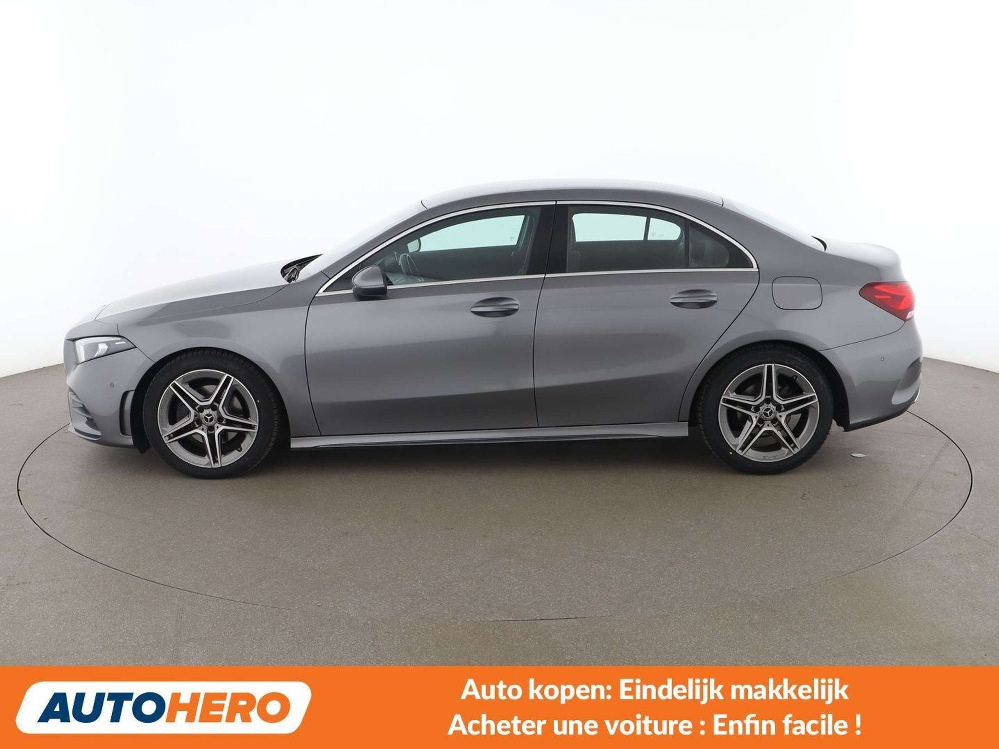 Mercedes-Benz A-Klasse 180 A 180 d AMG Line (bj 2020), Auto's, 4 deurs, Gebruikt, 116 pk, Alcantara