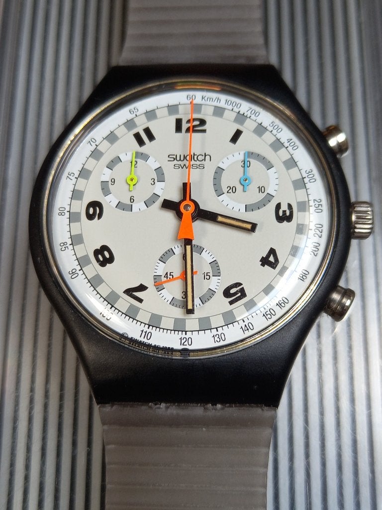 Montre Swatch chrono collector SCB105 Skate Bike, Enlèvement ou Envoi, Neuf, Gris, Garçon ou Fille