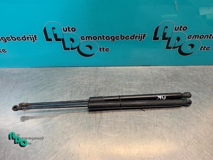 Kit amortisseur gaz hayon d'un Volkswagen Golf (Golf 12-), Volkswagen, -, 3 mois de garantie, Utilisé