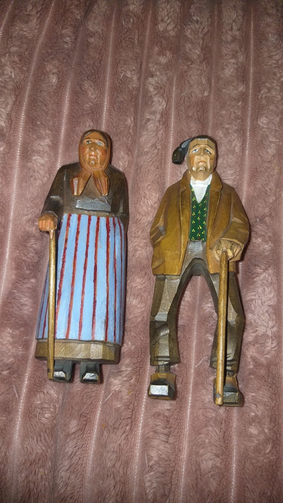 vintage prachtige set houten beeldjes boerenkoppel, Antiek en Kunst, Ophalen, Houtsnijwerk, Minder dan 20 cm, Handgemaakt
