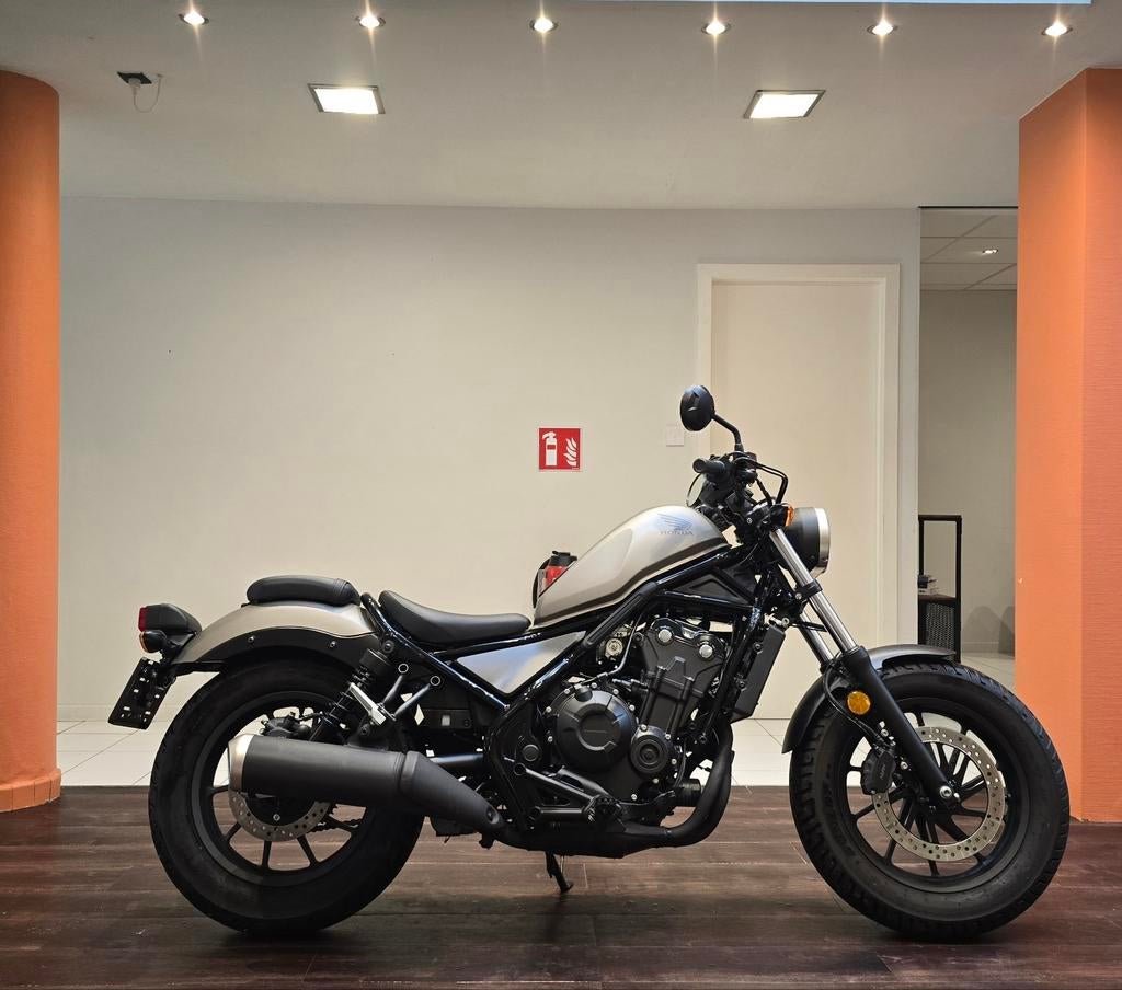 Honda Rebel 500**2023**6.739 km**Garantie, Motoren, Motoren | Honda, 2 cilinders, Bedrijf, ABS, 500 cc