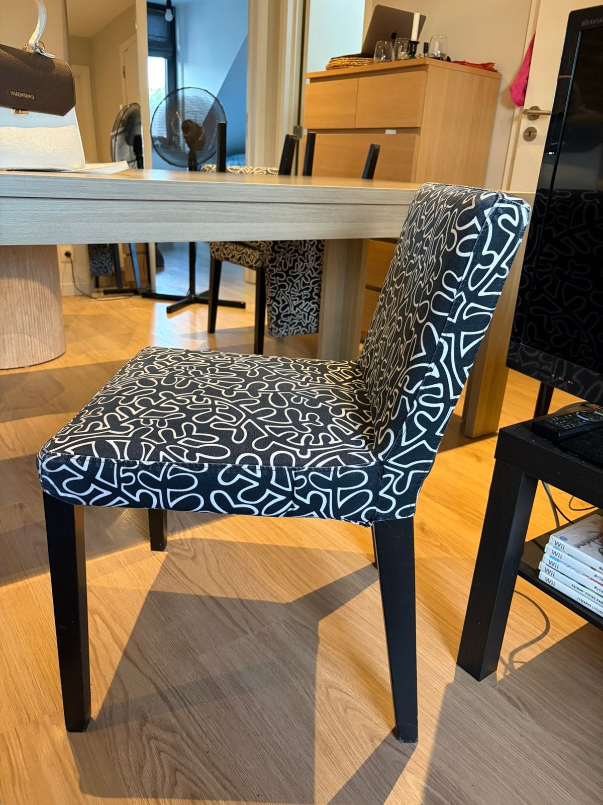 Chaises x4, Passe partout au vue des motifs, Enlèvement, Utilisé, Tissus
