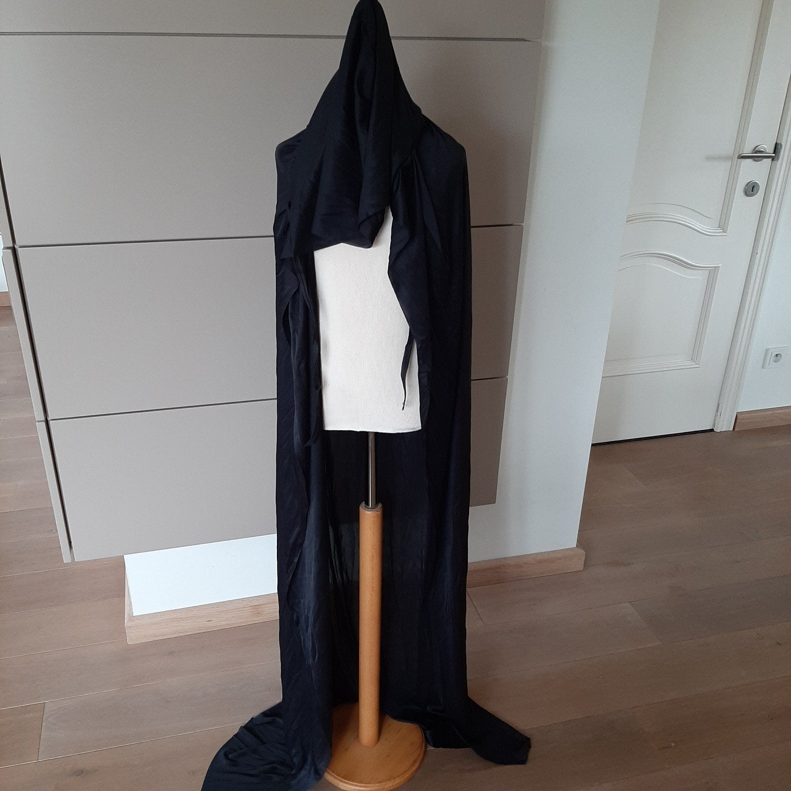 Zwarte cape. Nieuw!, Ophalen of Verzenden, Nieuw, Kleding