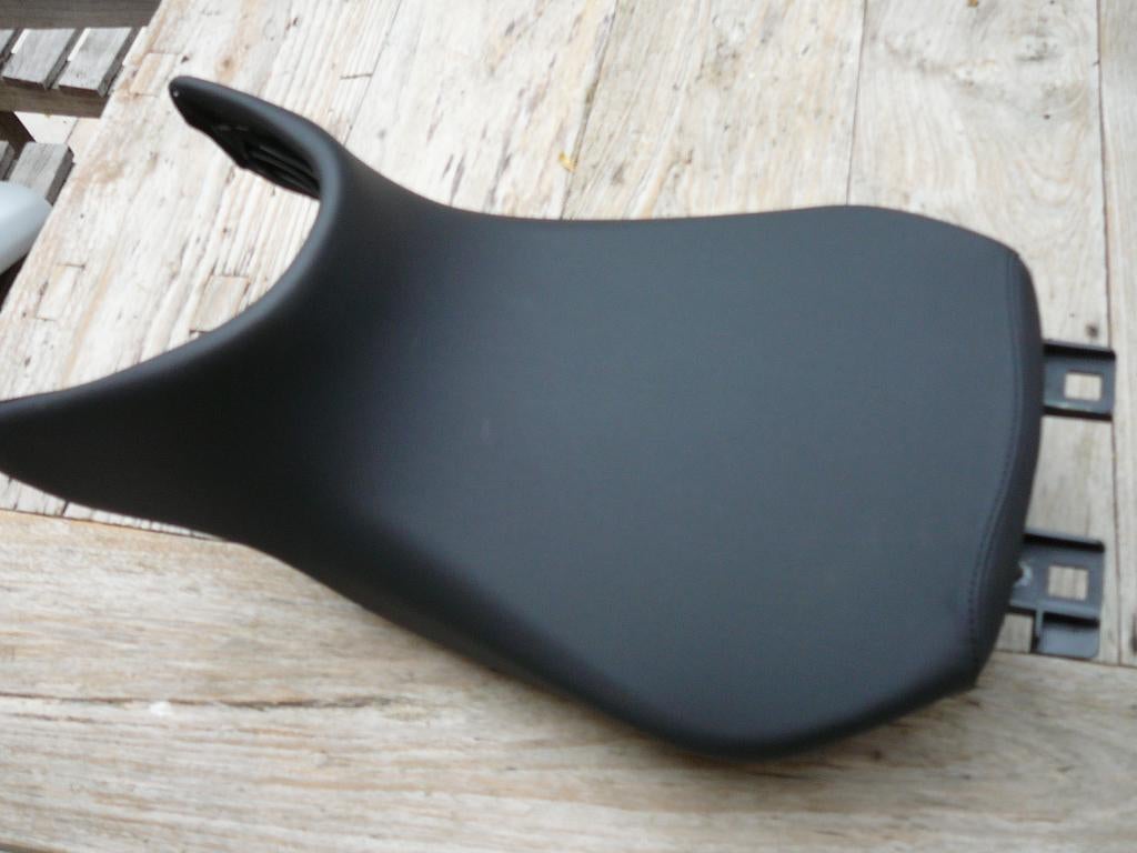 Selle basse / Zadel BMW R 1200/1250 R, Motoren, Ophalen of Verzenden, Nieuw