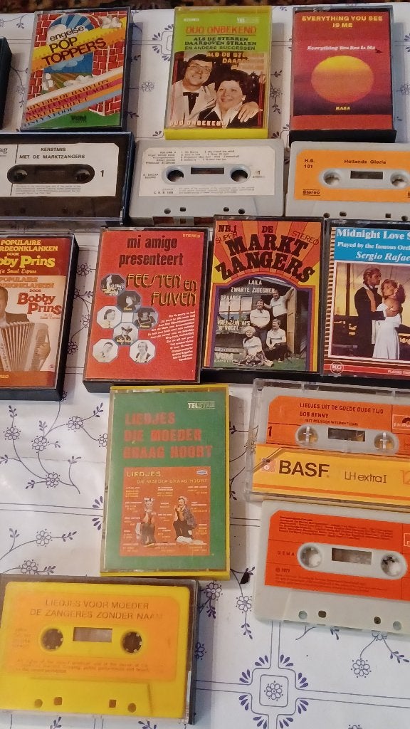 Muziekcassettes, Cd's en Dvd's, Cassettebandjes, Gebruikt, Origineel, Nederlandstalig, 26 bandjes of meer, Met bewaardoos, rek of koffer