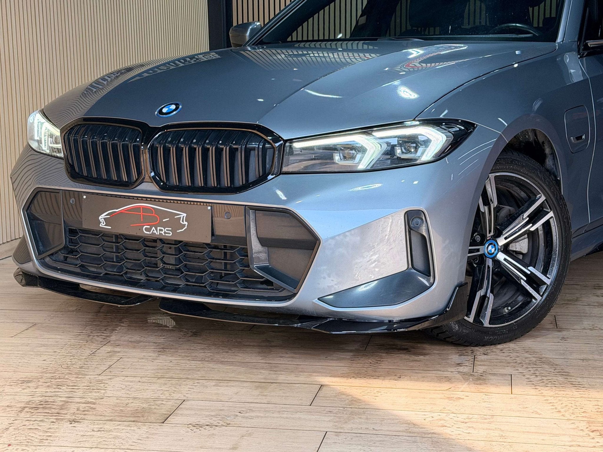 BMW 3 Serie 320 EAS PACK M PERFORMANCE *GARANTIE 12 MOIS *, Auto's, Automaat, 1998 cc, Gebruikt, 4 cilinders