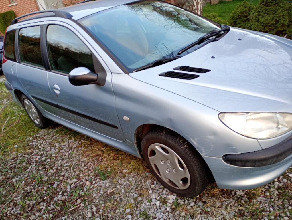 Peugeot break 206 diesel, EUR 3, 2003 + attelage, Achat, 50 kW, 1535 kg, Boîte manuelle
