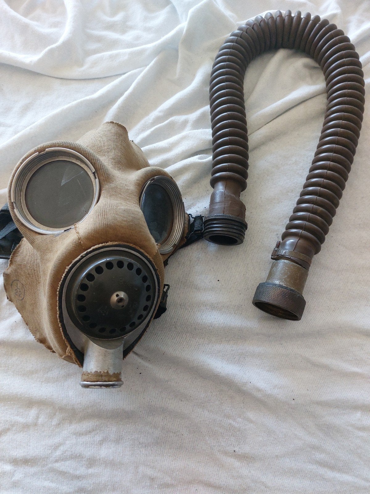 Britse gasmasker zonder filter, Verzamelen, Militaria | Tweede Wereldoorlog, Verzenden