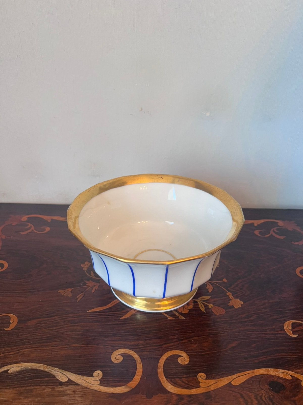 Bol sur Piédouche en Porcelaine de Paris - XIXe Siècle, Ophalen of Verzenden