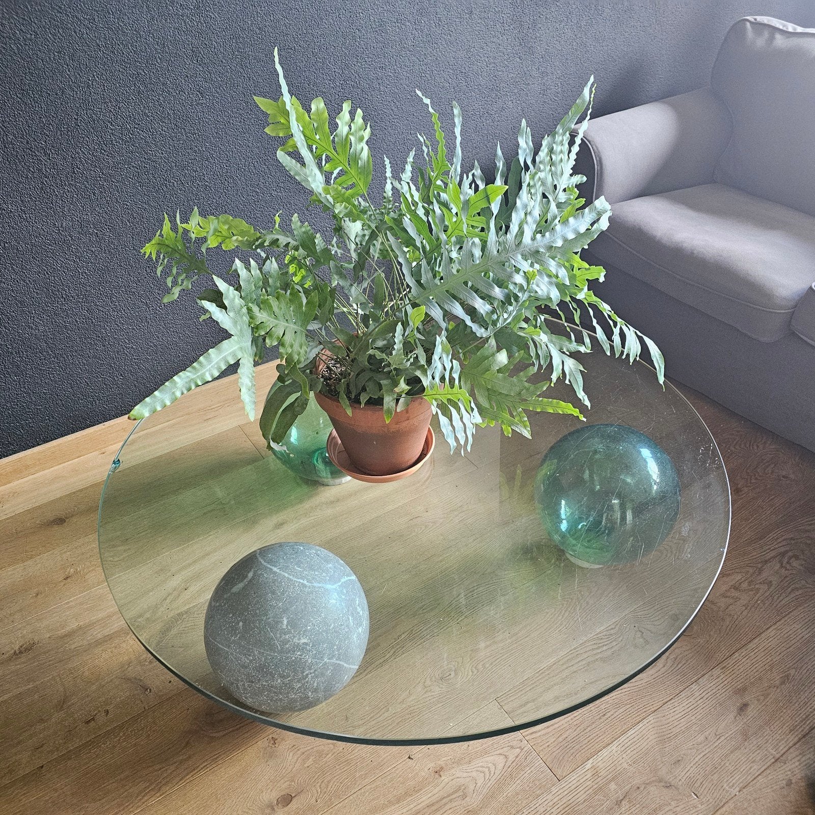 Zeer originele salontafel, Ophalen