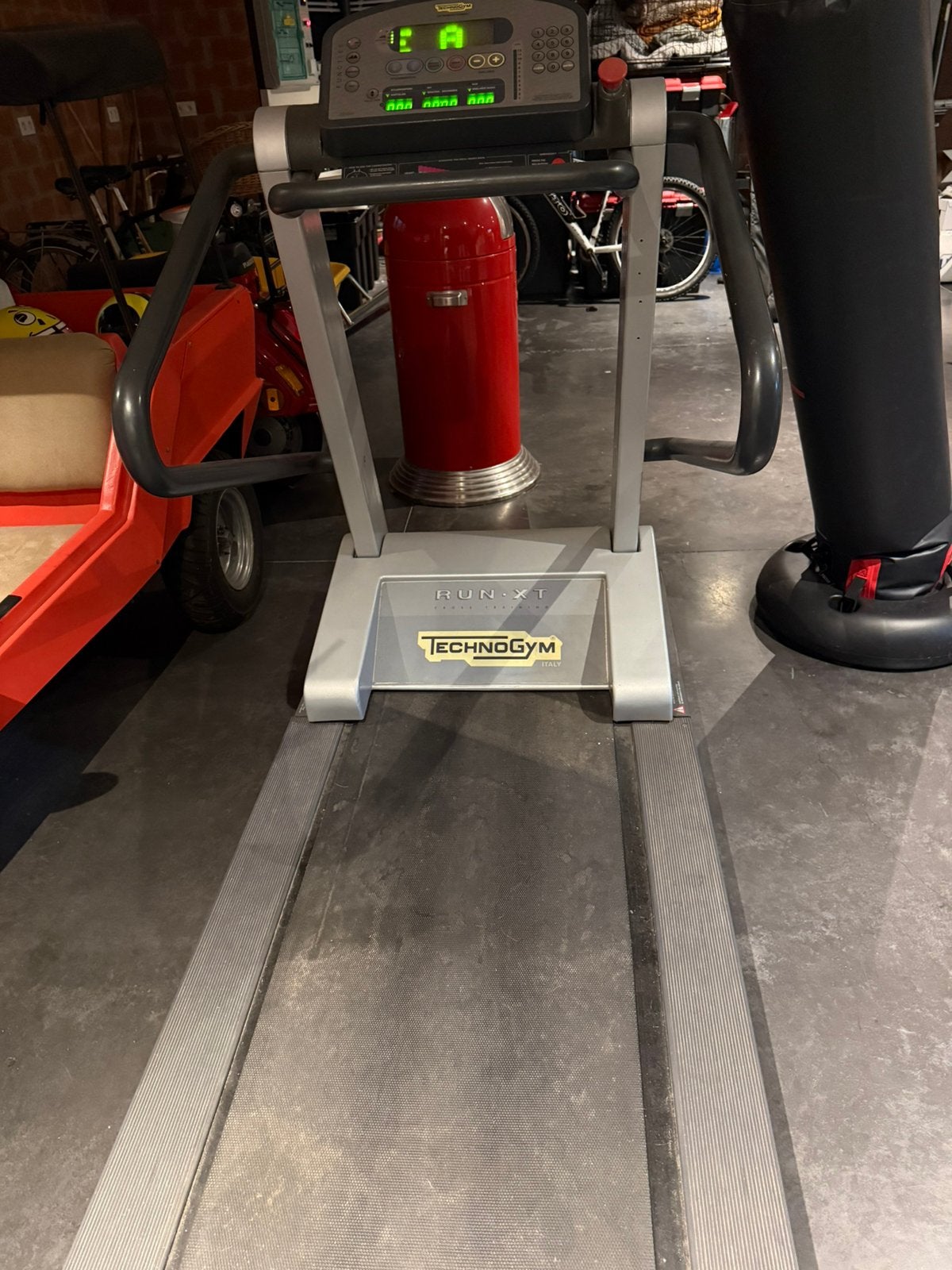 Loopband Technogym professioneel, Sport en Fitness, Ophalen, Zo goed als nieuw