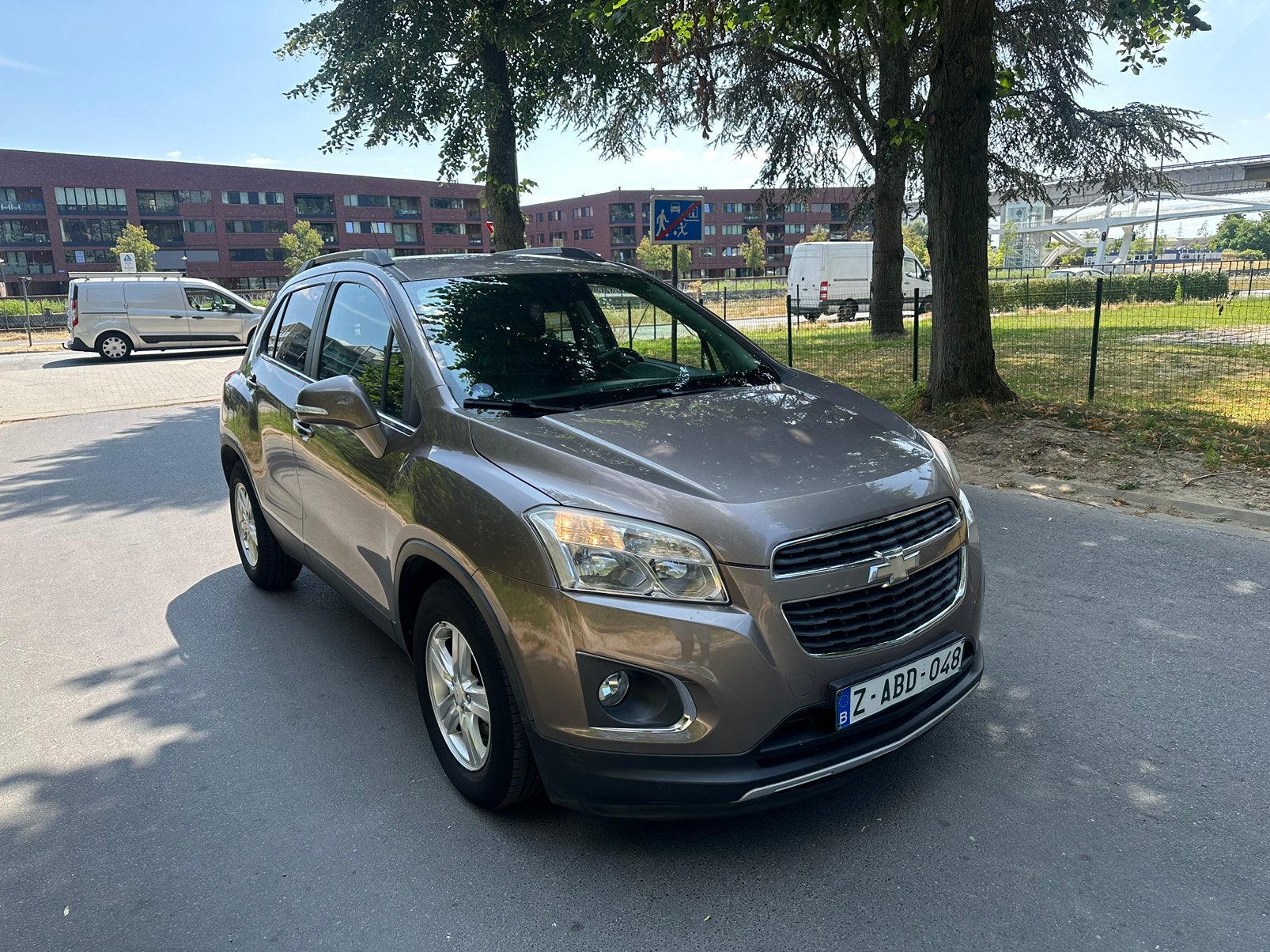 CHEVROLET TRAX • 82.000KM • ESSENCE •, Auto's, Chevrolet, Voorwielaandrijving, Euro 5, Stof, Zwart