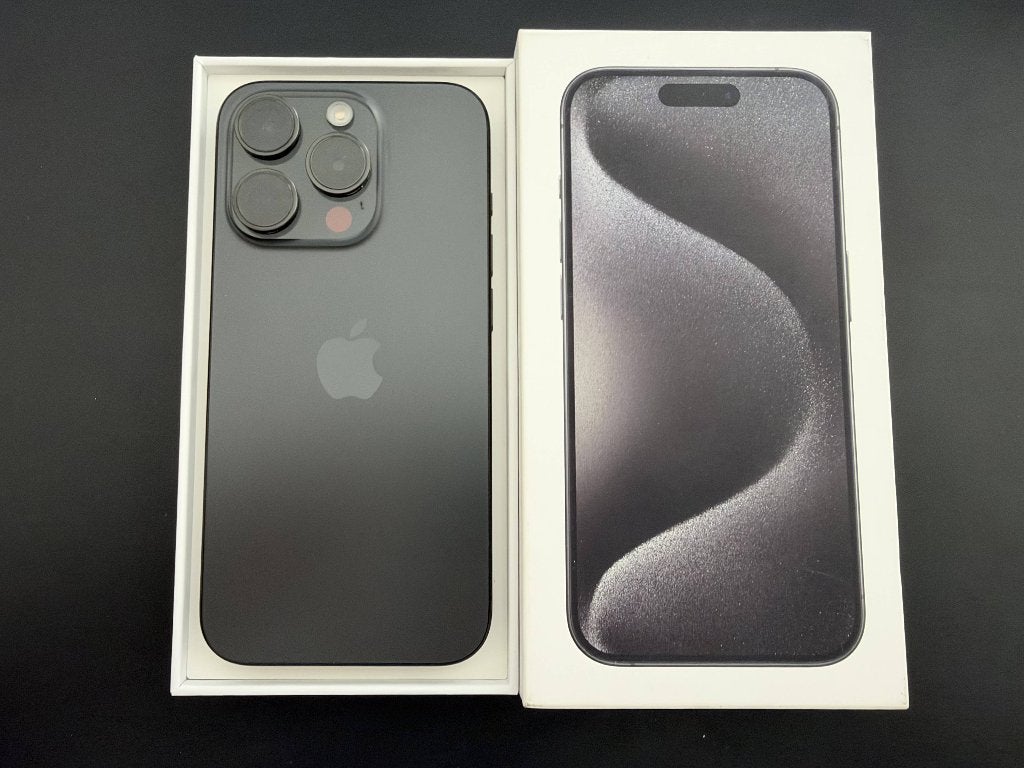 iPhone 15 Pro 256GB Titane Noir, Enlèvement, Utilisé, Sans abonnement, Sans simlock