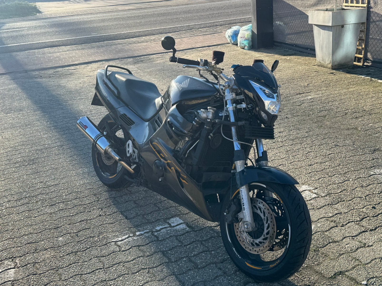 Cbr1000f streetfighter project!, Particulier
