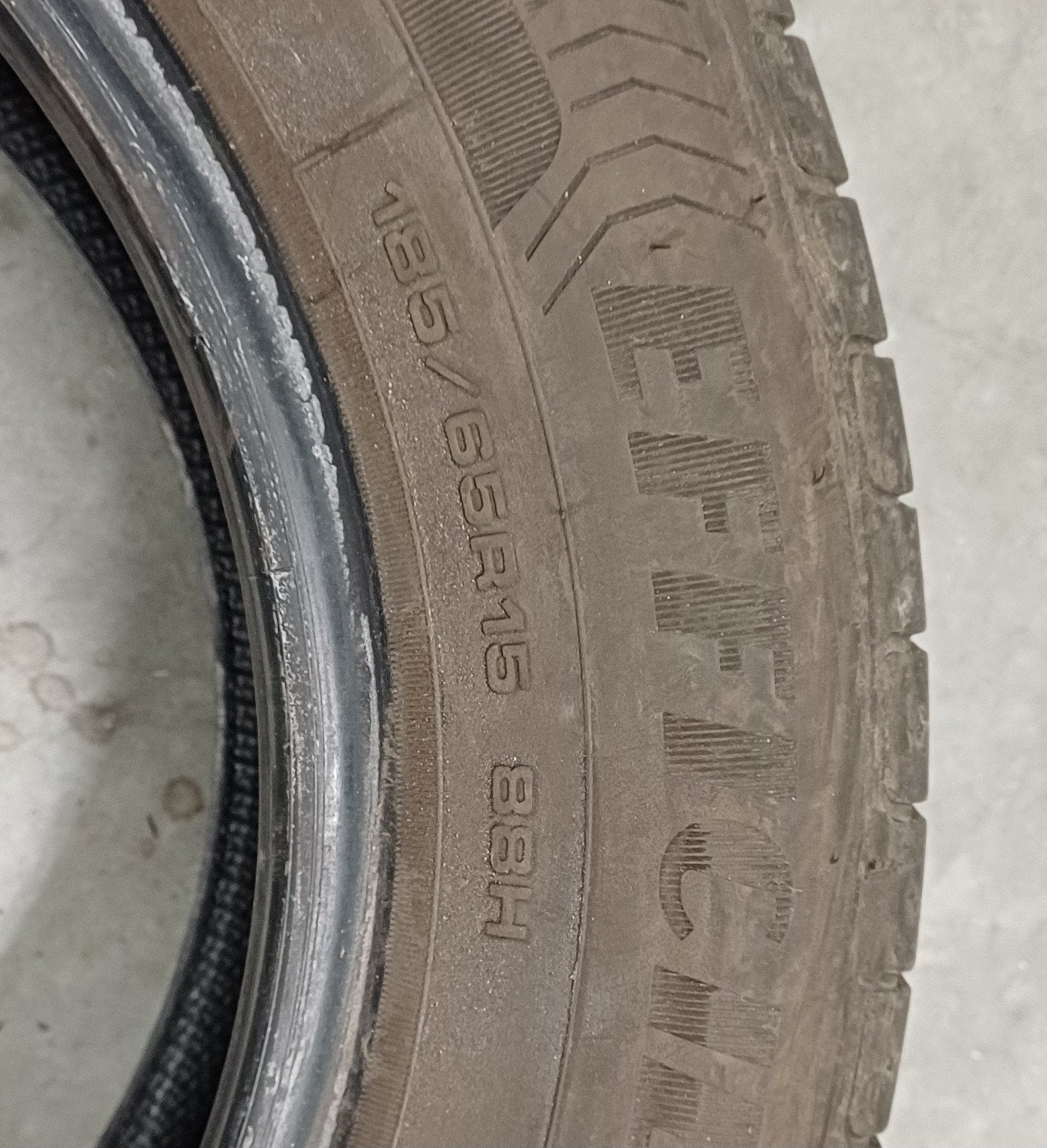 4 pneus good year Efficient 185/65 R15 88H, Enlèvement