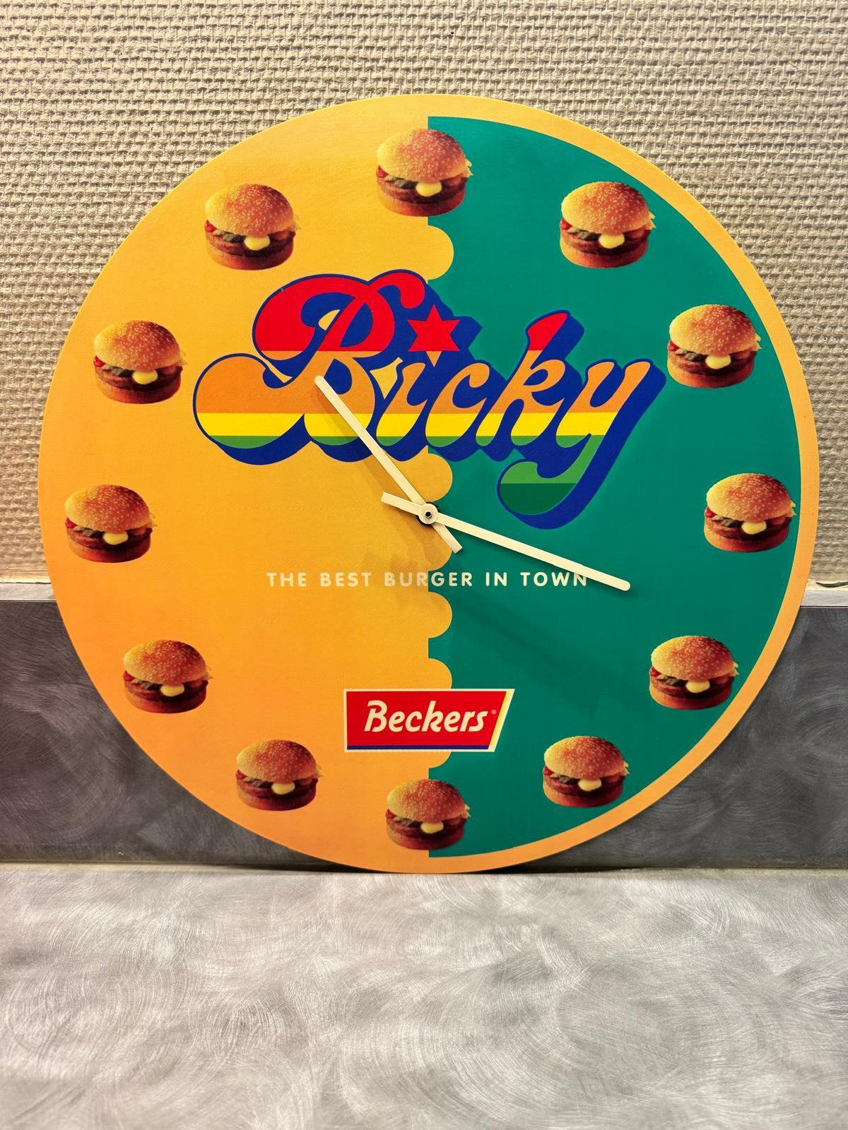 Bicky wandhorloge, Ophalen