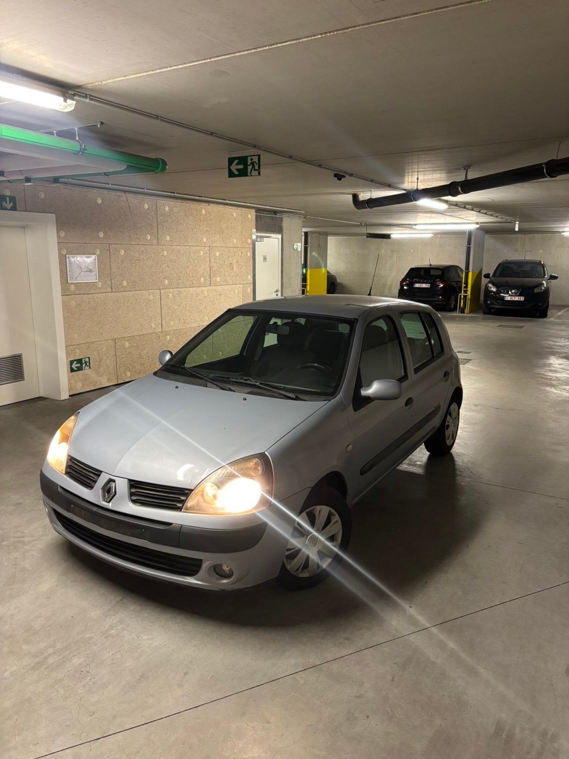 Renault Clio 2 2004 • CT OK • Car-Pass • 183.000 km, Achat, 5 portes, Vitres électriques, Particulier