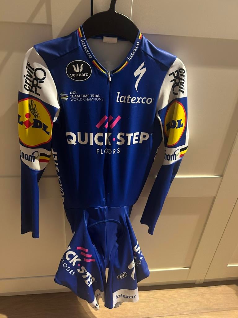 Philippe Gilbert gedragen tijdrit pak getekend!, Envoi, Comme neuf