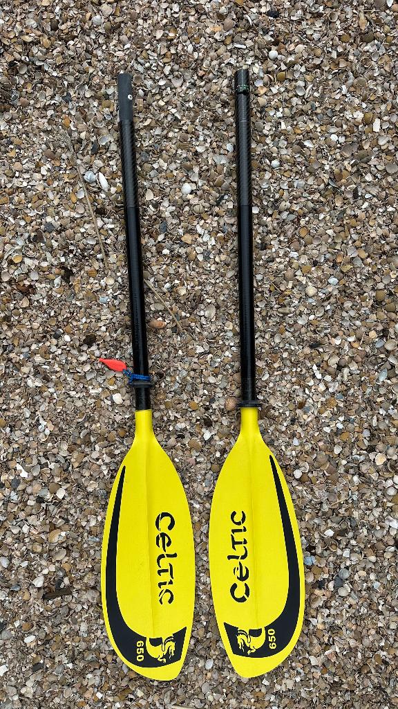 Celtic 650 carbon kayak peddel, Ophalen, Gebruikt, Dubbelbladige peddel
