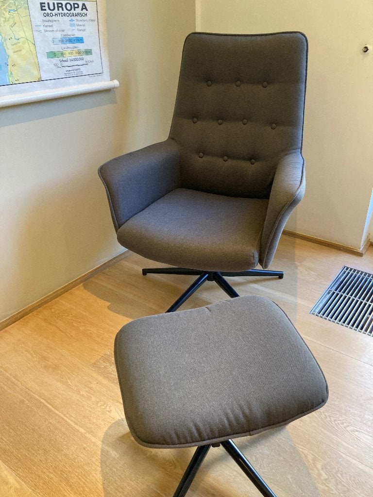 Grijze eenzit met voetenbankje, Enlèvement, Comme neuf, Tissus