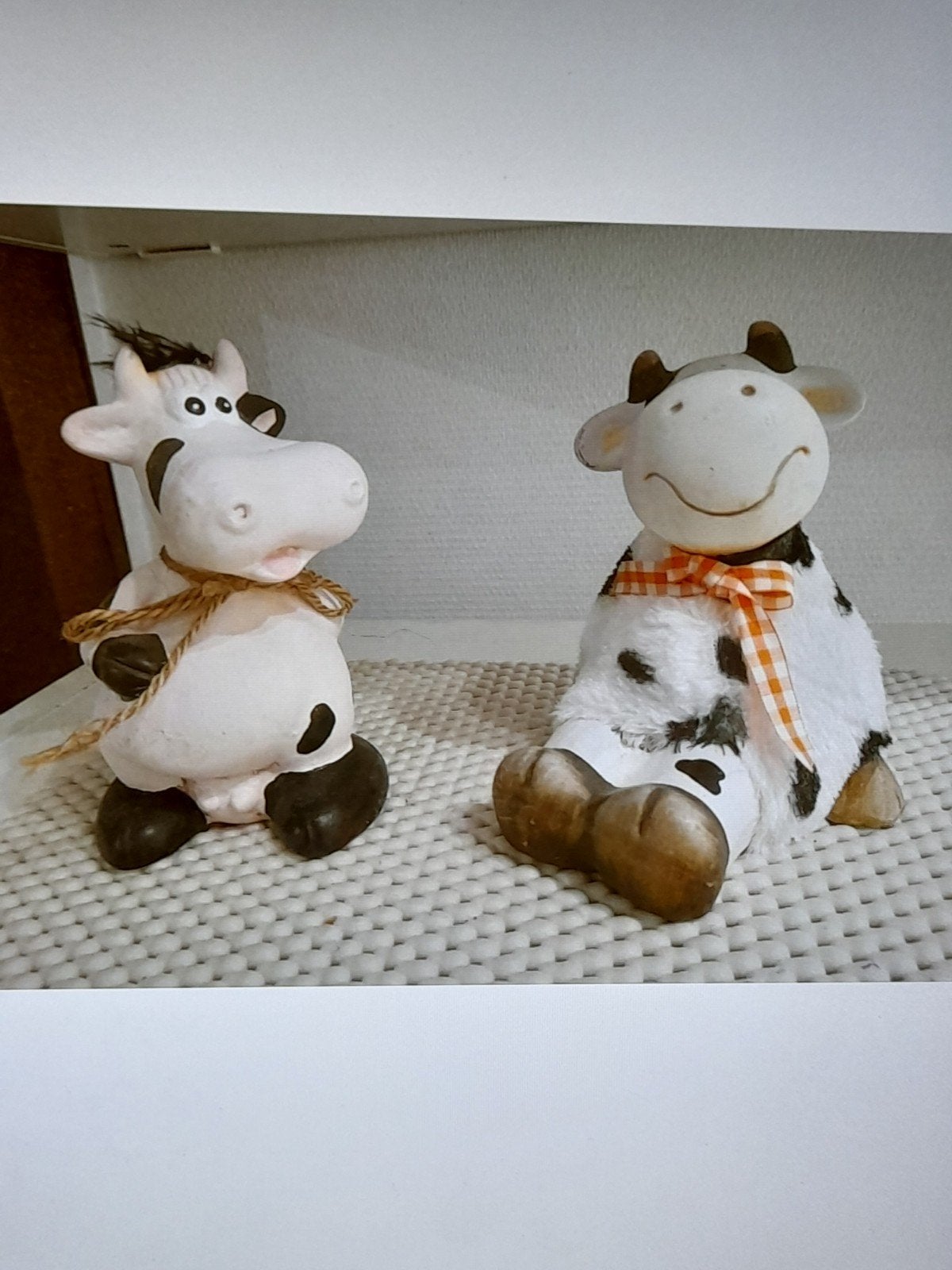 Couple de jolies vaches noires et blanches de +/-15 cm, Collections, Enlèvement ou Envoi, Comme neuf, Animal de ferme, Statue ou Figurine