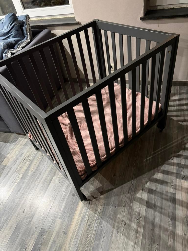Parc gris sur roulette, Enfants & Bébés, Parcs, Enlèvement, Comme neuf