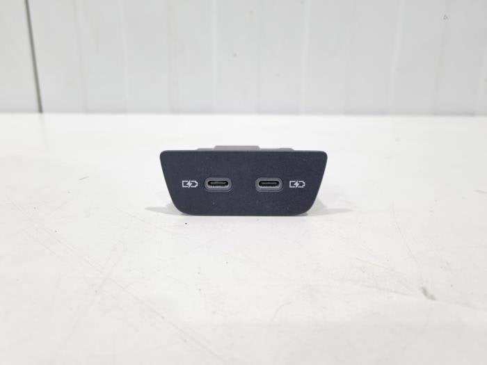Connexion USB d'un Volkswagen Golf, Volkswagen, -, 3 mois de garantie, Utilisé