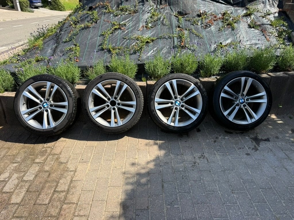 4 jantes BMW 18" + pneus hiver 225/45 R18 – Série 3/Série 4, Pneus hiver, Véhicule de tourisme, Enlèvement, Utilisé