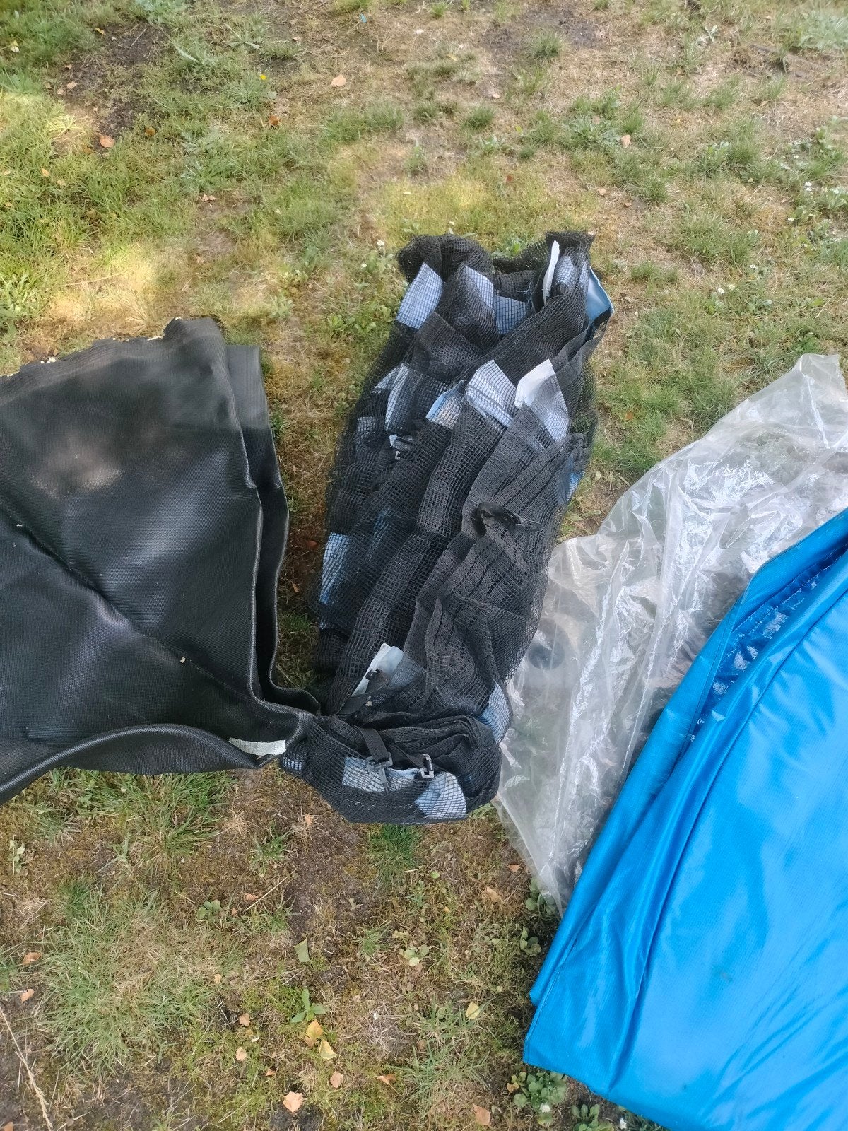 Trampoline met net, Ophalen