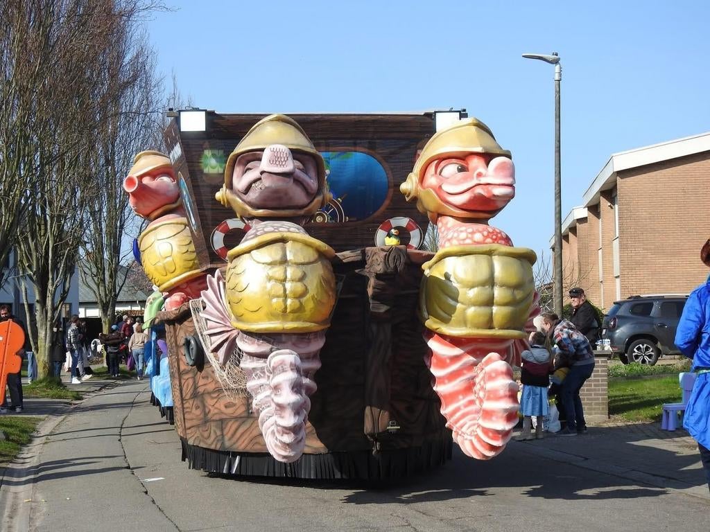 Carnavalswagen te koop, Ophalen