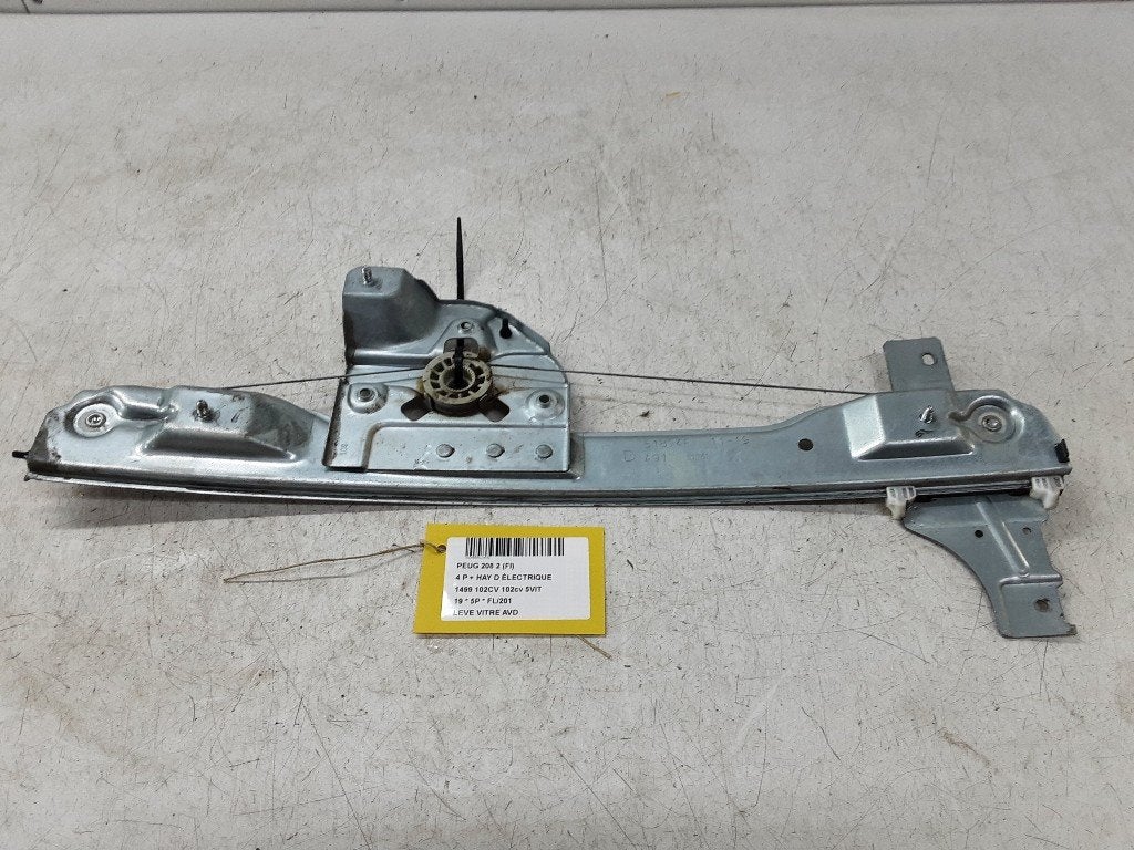 VITRE MECANISME AVANT DROIT 208 I (CA / CC / CK / CL), Kontakt-peugeot@peugeot.com, Utilisé, Peugeot Deutschland GmbH, Bahnhofsplatz
65423  Rüsselsheim, DE