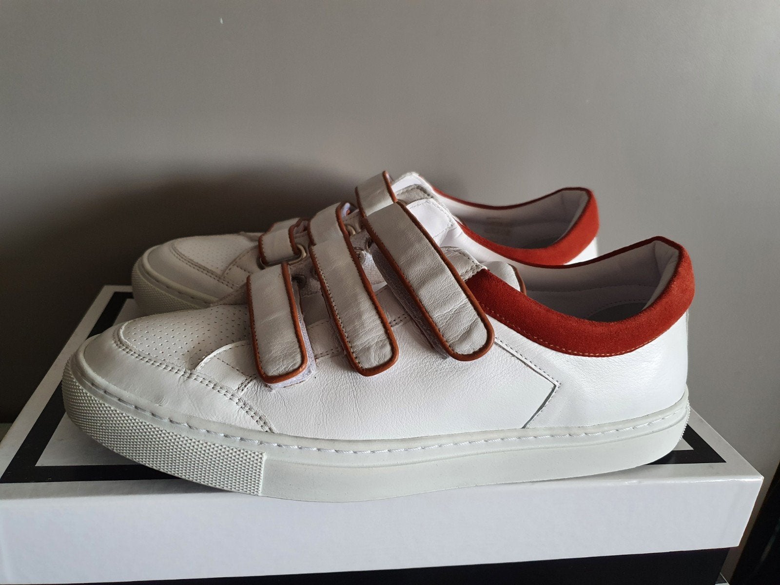 nieuwe sneakers van Kunoka maat 41, Neuf, Enlèvement ou Envoi, Sneakers et Baskets, Blanc