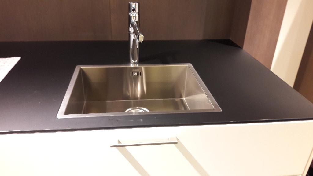 Werkblad voor keuken in VERHARD glas mat 10 mm, Huis en Inrichting, Keuken | Keukenelementen, Ophalen, Zwart, Nieuw, 50 tot 100 cm